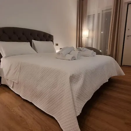 Apartment La Ginestra C&b House And *